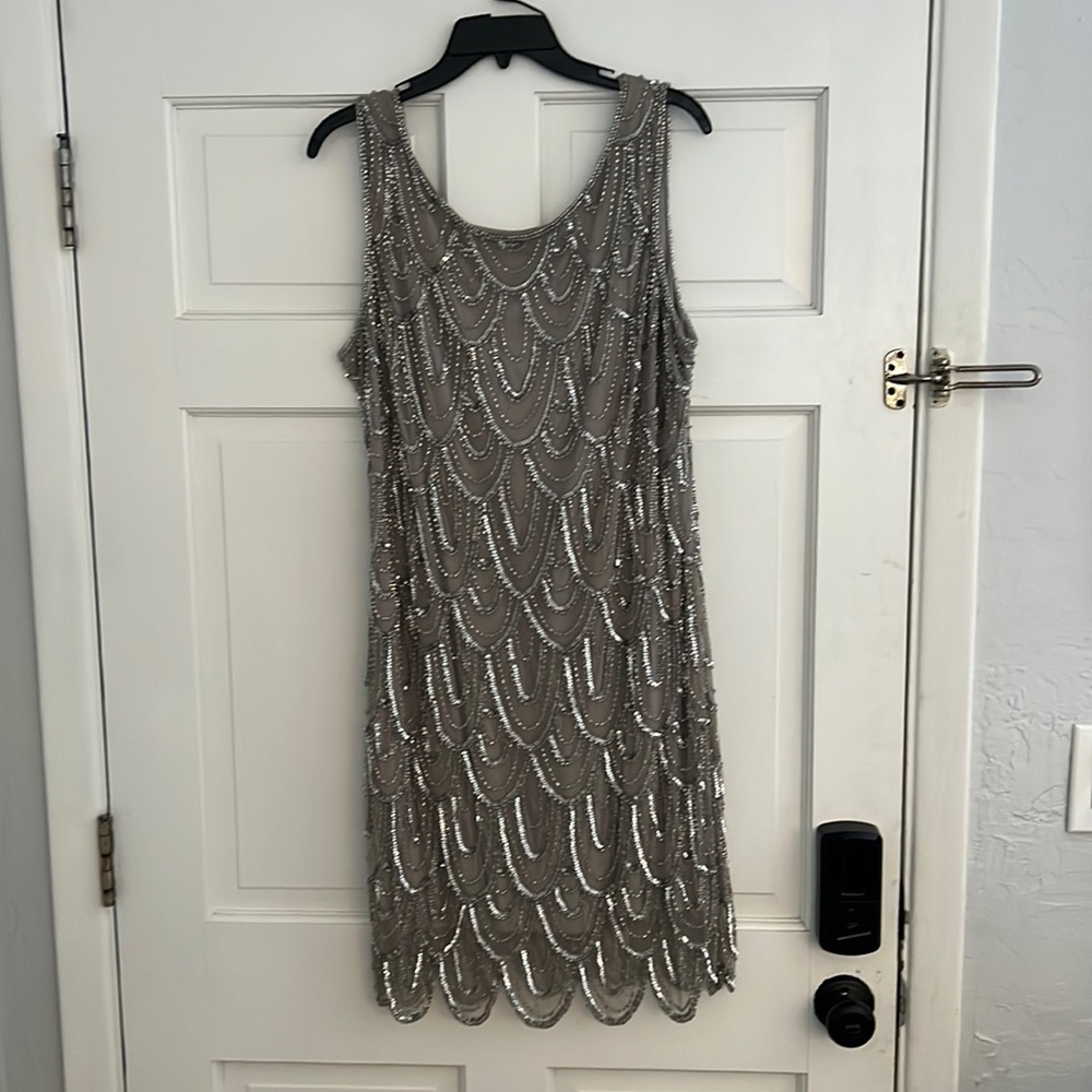 Pisarro Nights Silver Scallop Beaded Cocktail Dress 16W